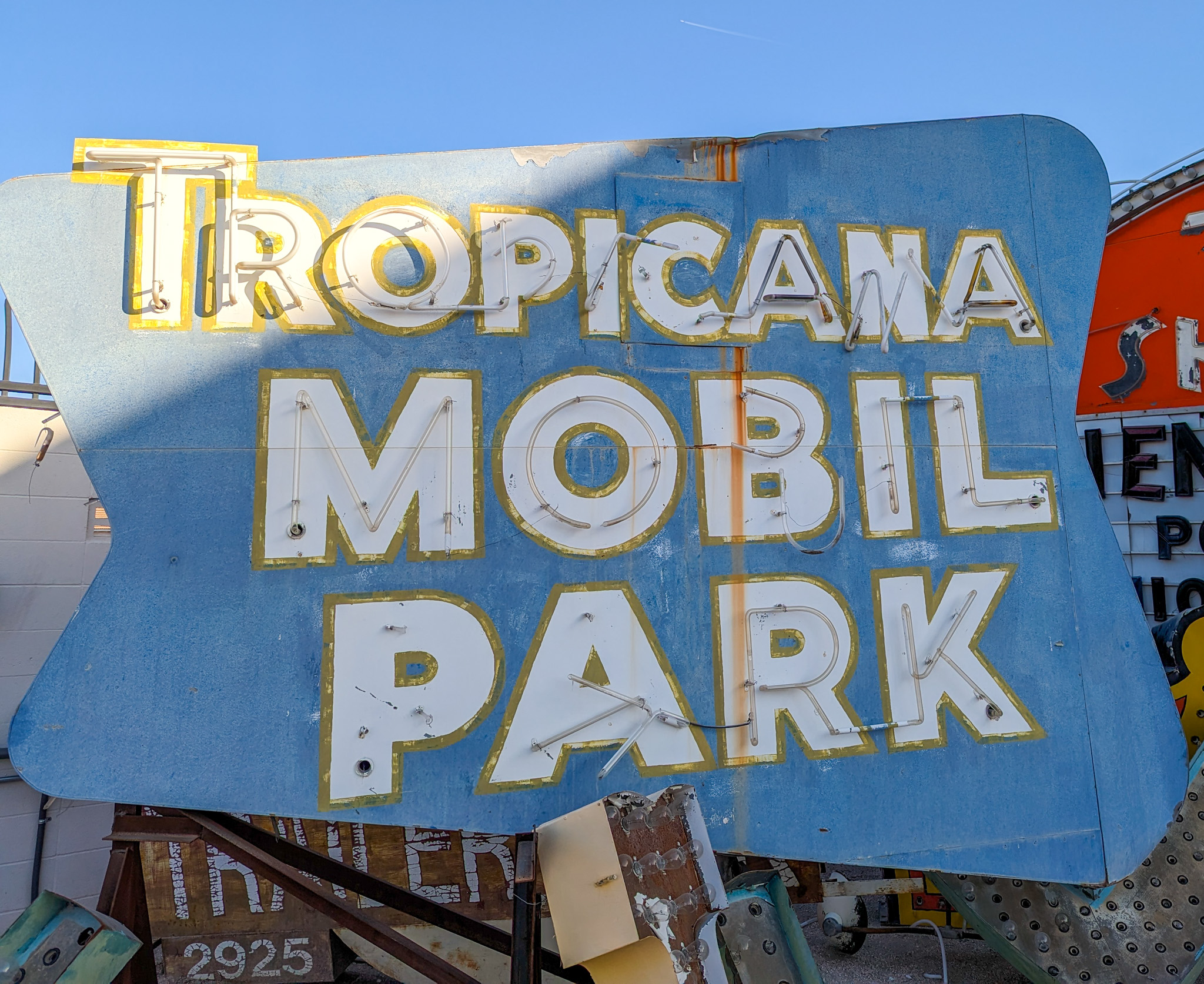 Tropicana Mobil Park