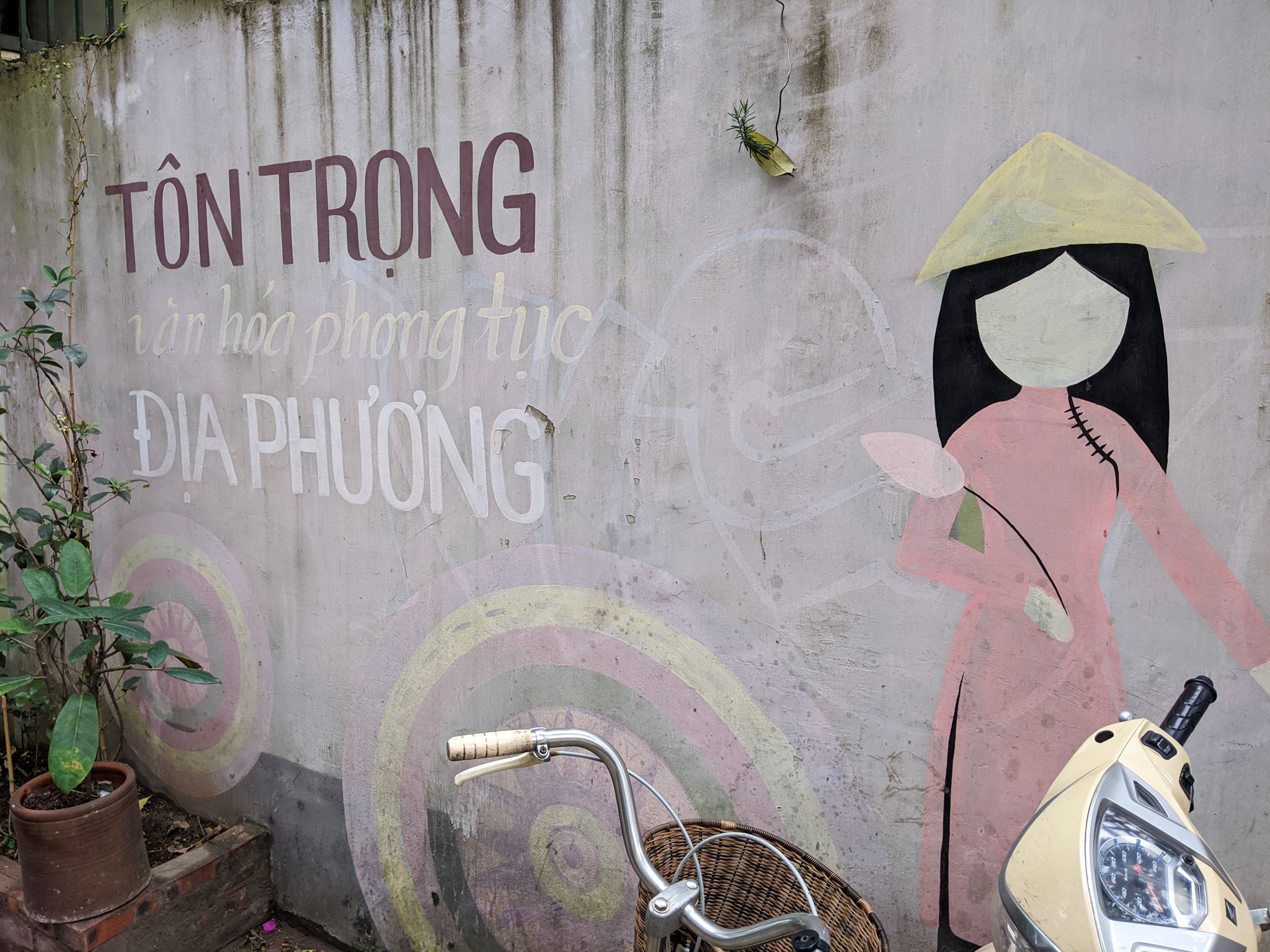 Tôn Trọng Văn Hóa Phong Tục Địa Phương