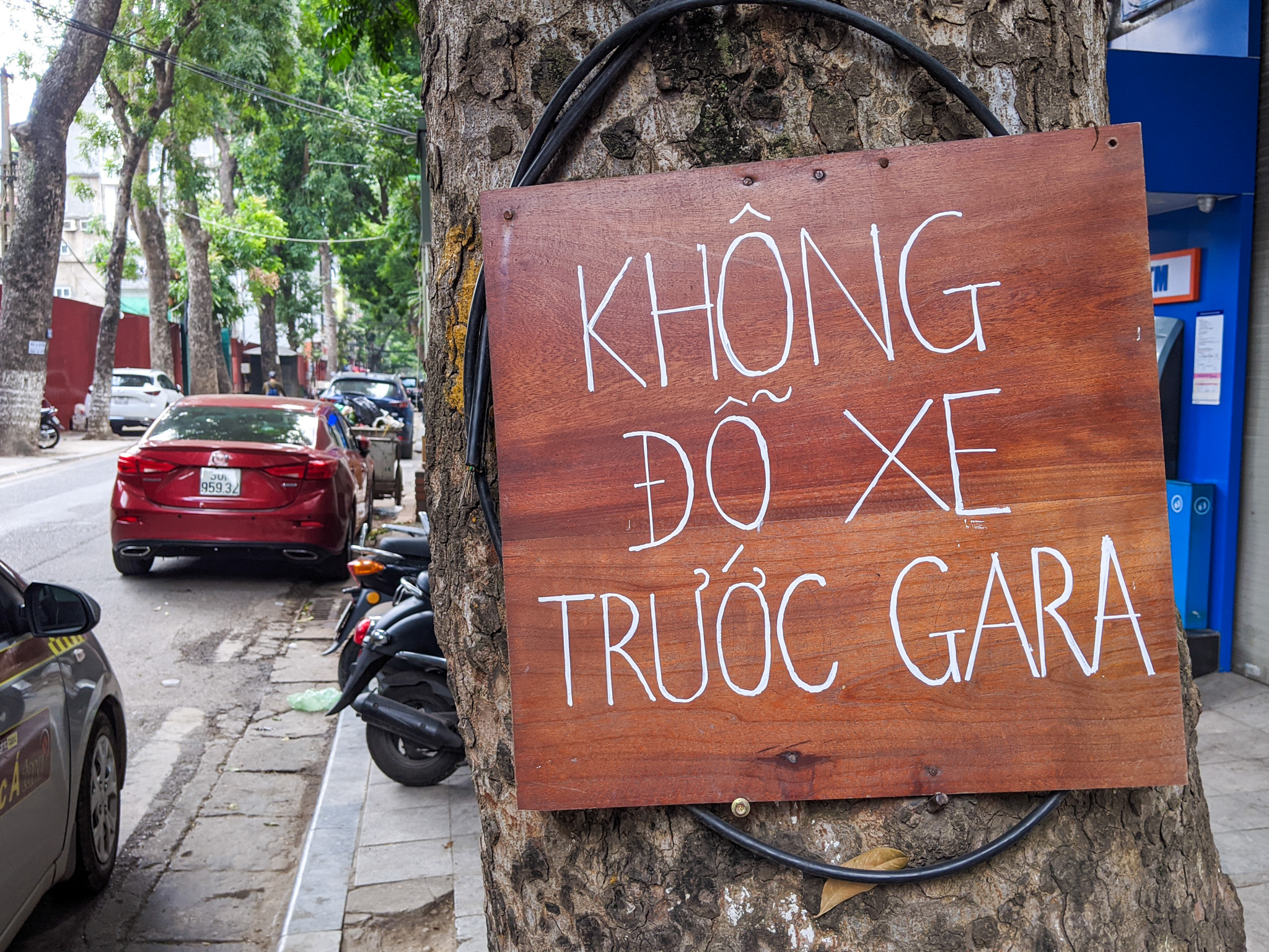 Không Đỗ Xe Trước Gara